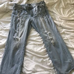 Ripped boyfriend jeans plus size